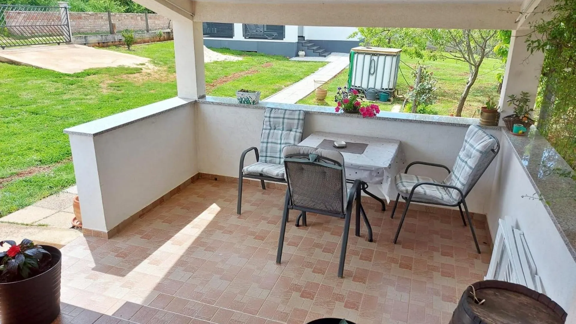 Cozy Family Apartment Aleksandar بولا
